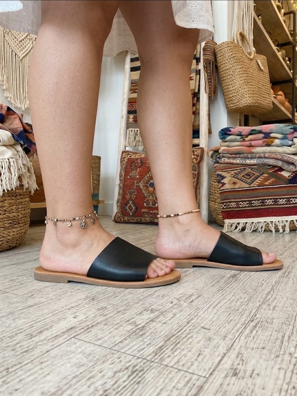 Steve Madden Black Leather Wide Strap Slide Sandals Sz 9.5